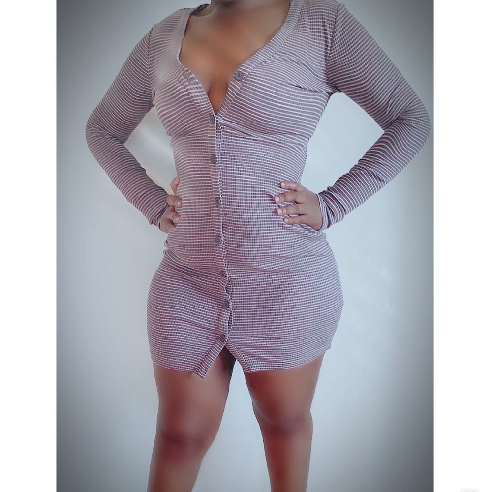 Sexy Sweater Dress with Gray an White Stripes Chic - Picture 4 of 4